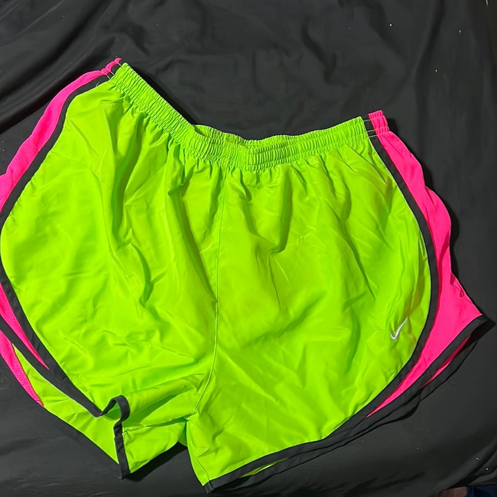 Nike Womens XL Tempo Shorts